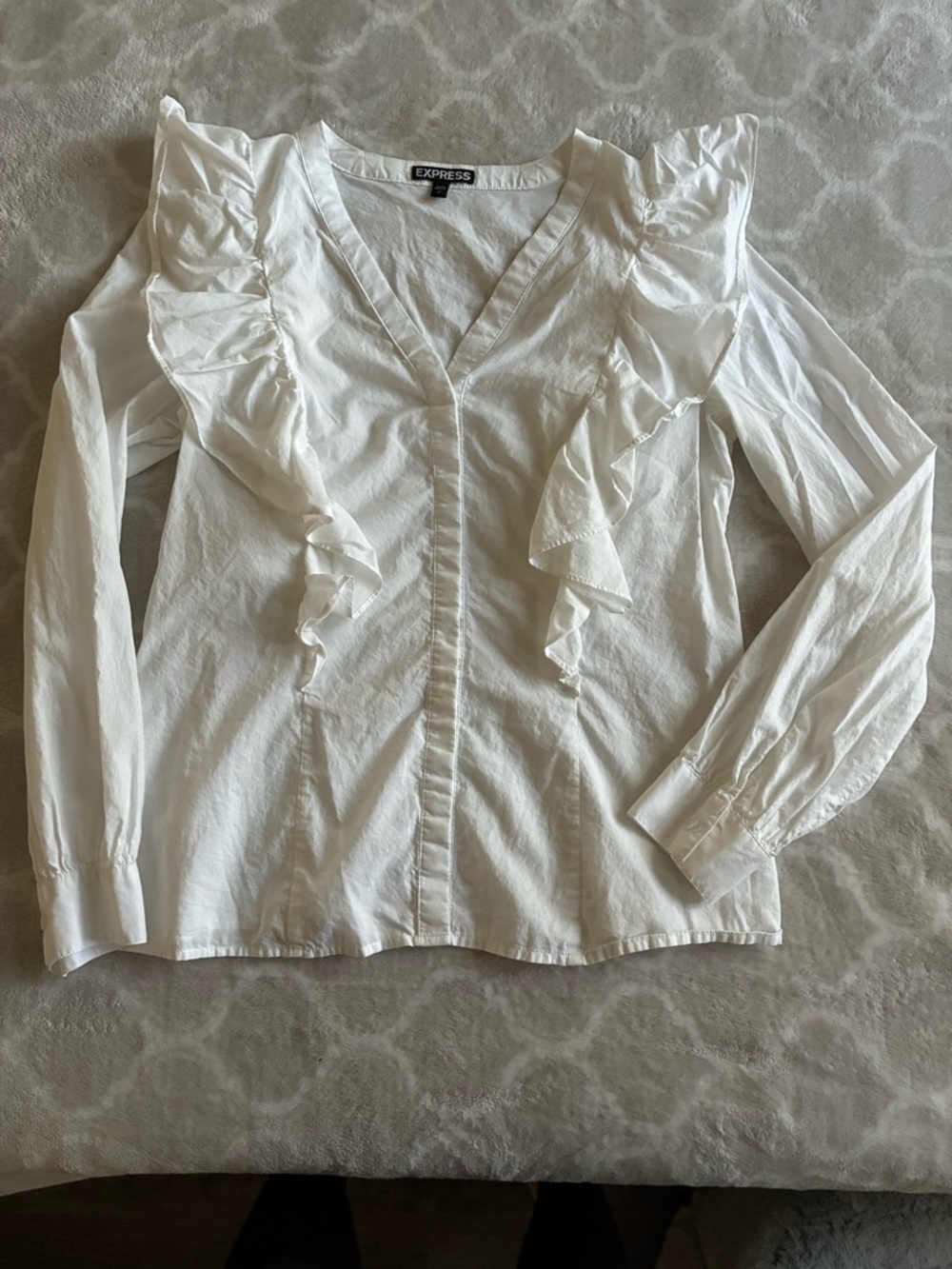 Express White Ruffle V-Neck Button-Front Blouse small - Picture 3 of 3
